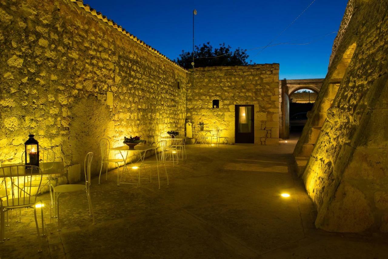 Maison d'hôtes Casale Del Coccio à Scicli Extérieur photo